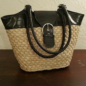 Cornhusk woven tote handbag